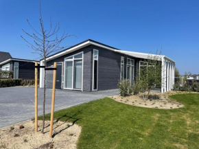 Comfortabel en modern ingericht huis met uitzicht op het meer 12